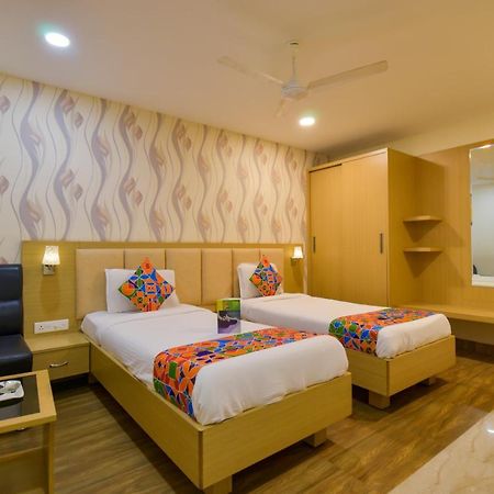 Hotel Raintr33 海得拉巴 外观 照片