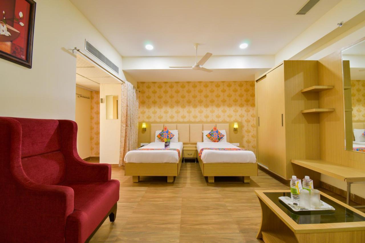 Hotel Raintr33 海得拉巴 外观 照片