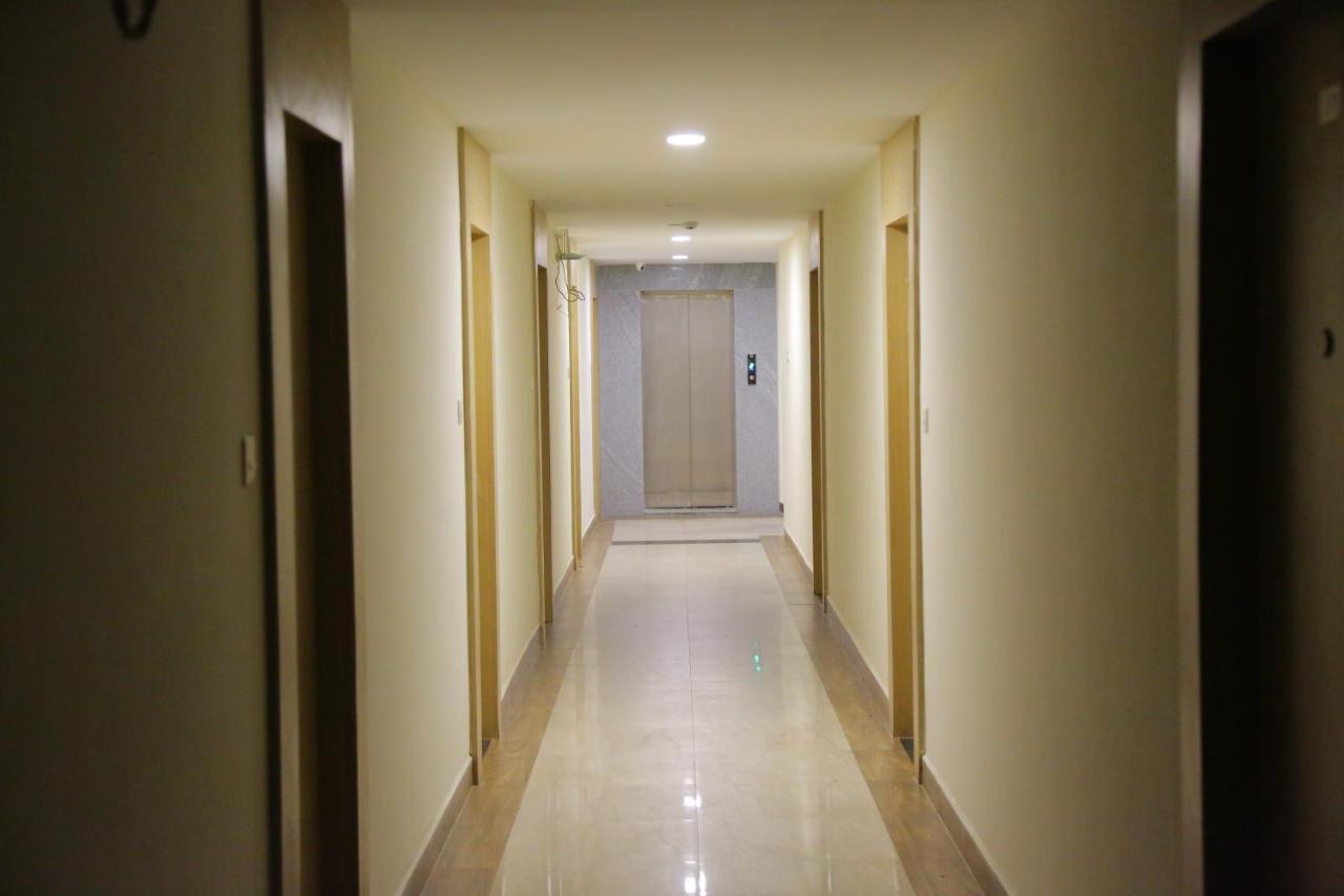 Hotel Raintr33 海得拉巴 外观 照片