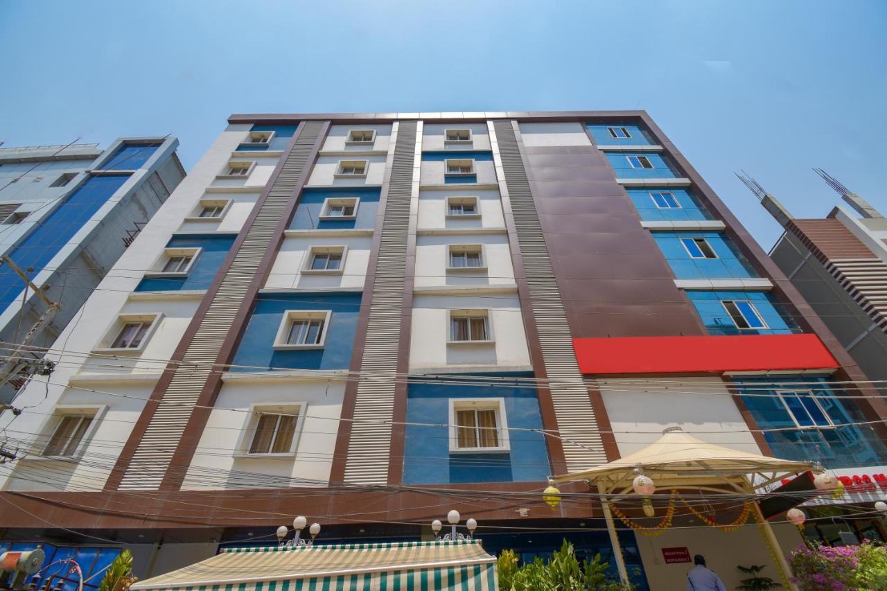 Hotel Raintr33 海得拉巴 外观 照片