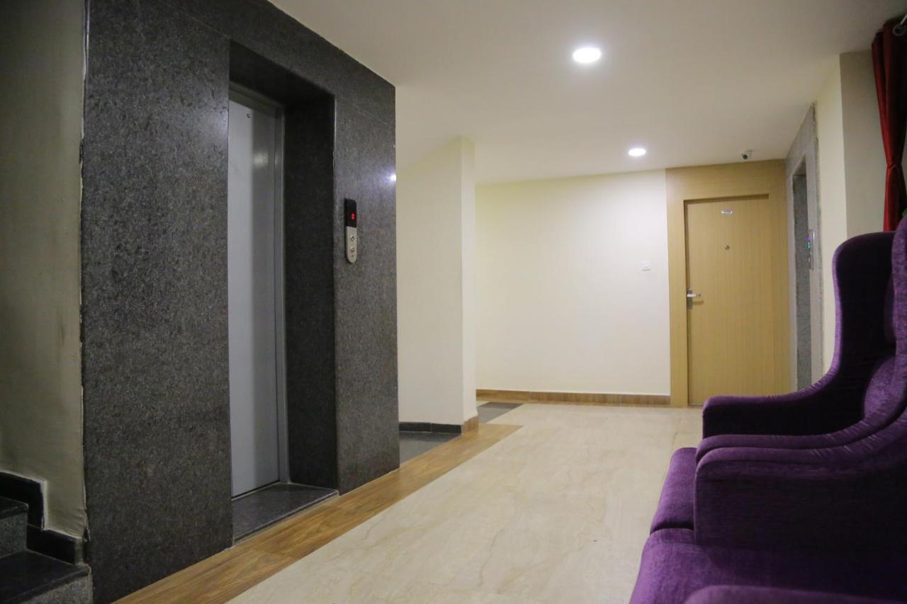 Hotel Raintr33 海得拉巴 外观 照片