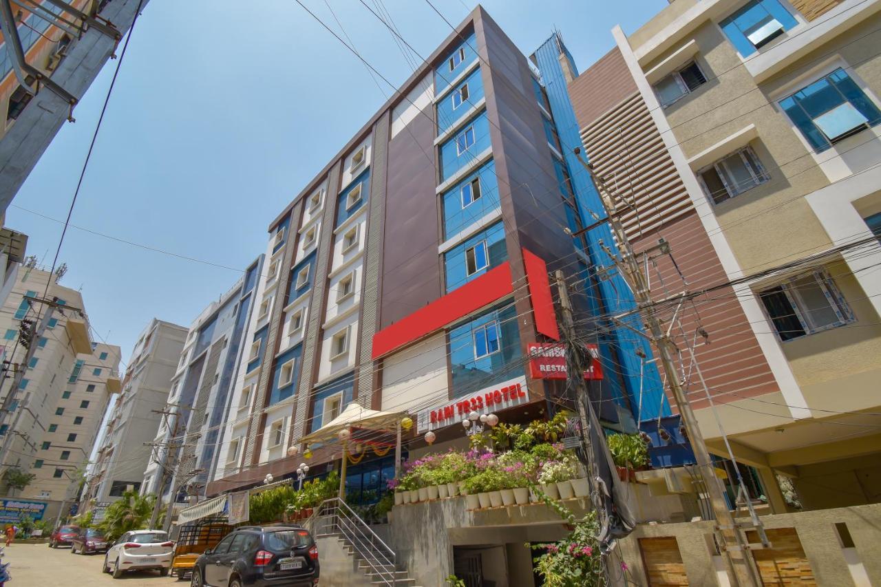 Hotel Raintr33 海得拉巴 外观 照片