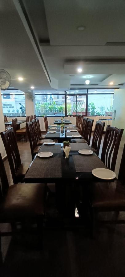 Hotel Raintr33 海得拉巴 外观 照片